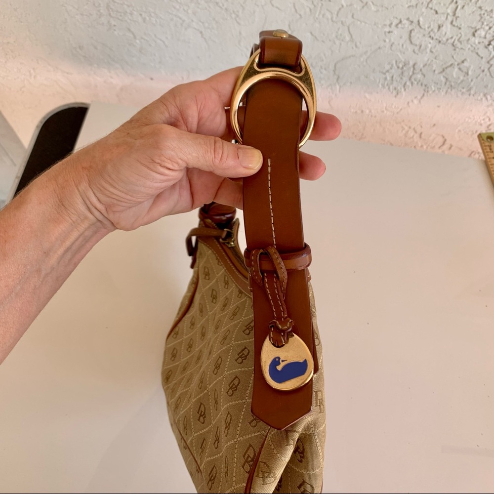 DOONEY & BOURKE Signature Logo Handbag Shoulder Bag Purse. Tan and Brown. - Picture 7 of 15
